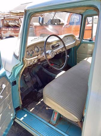 1967 IH International Harvester 1100 4x4 interior